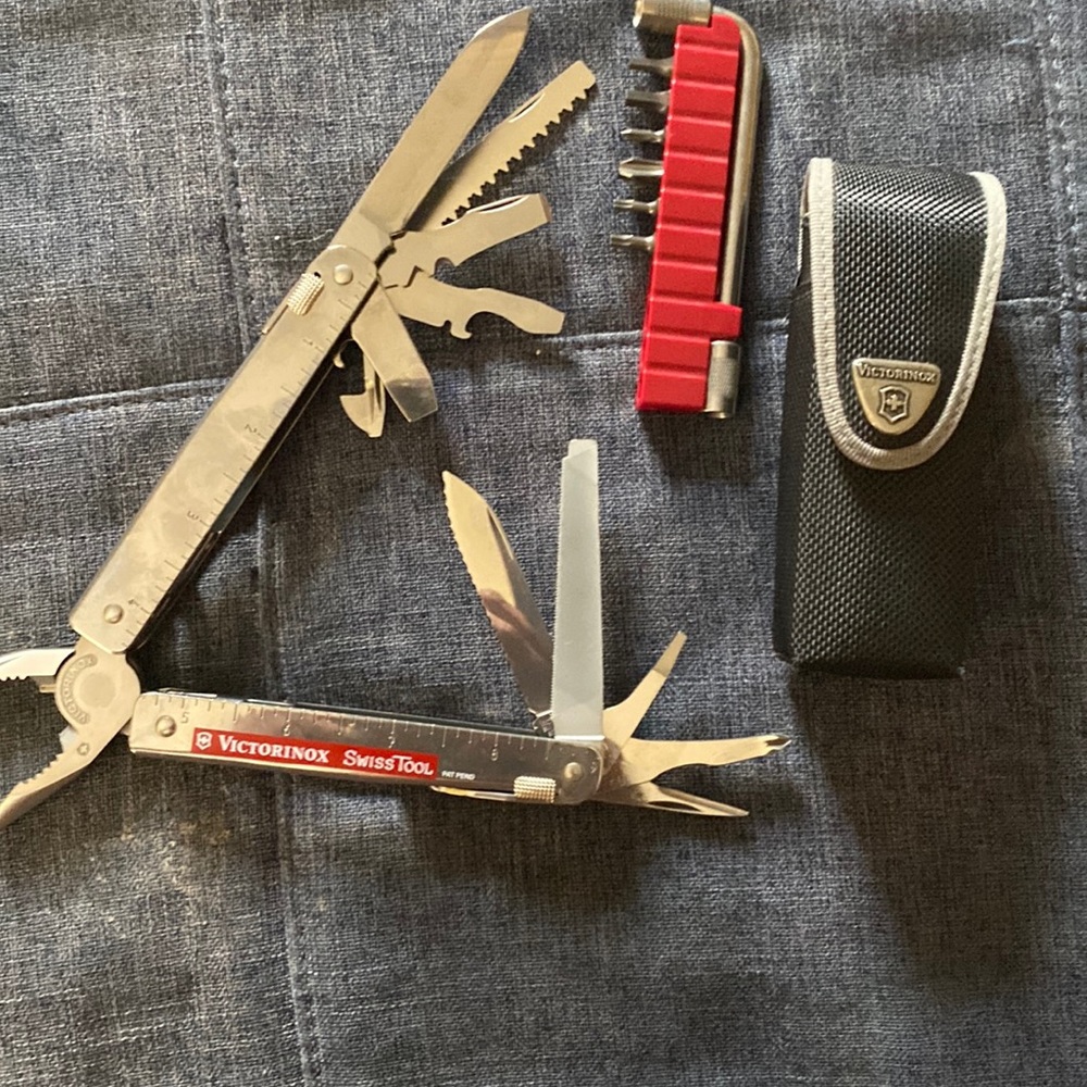 Victorinox Swiss Tool RS excellent condition